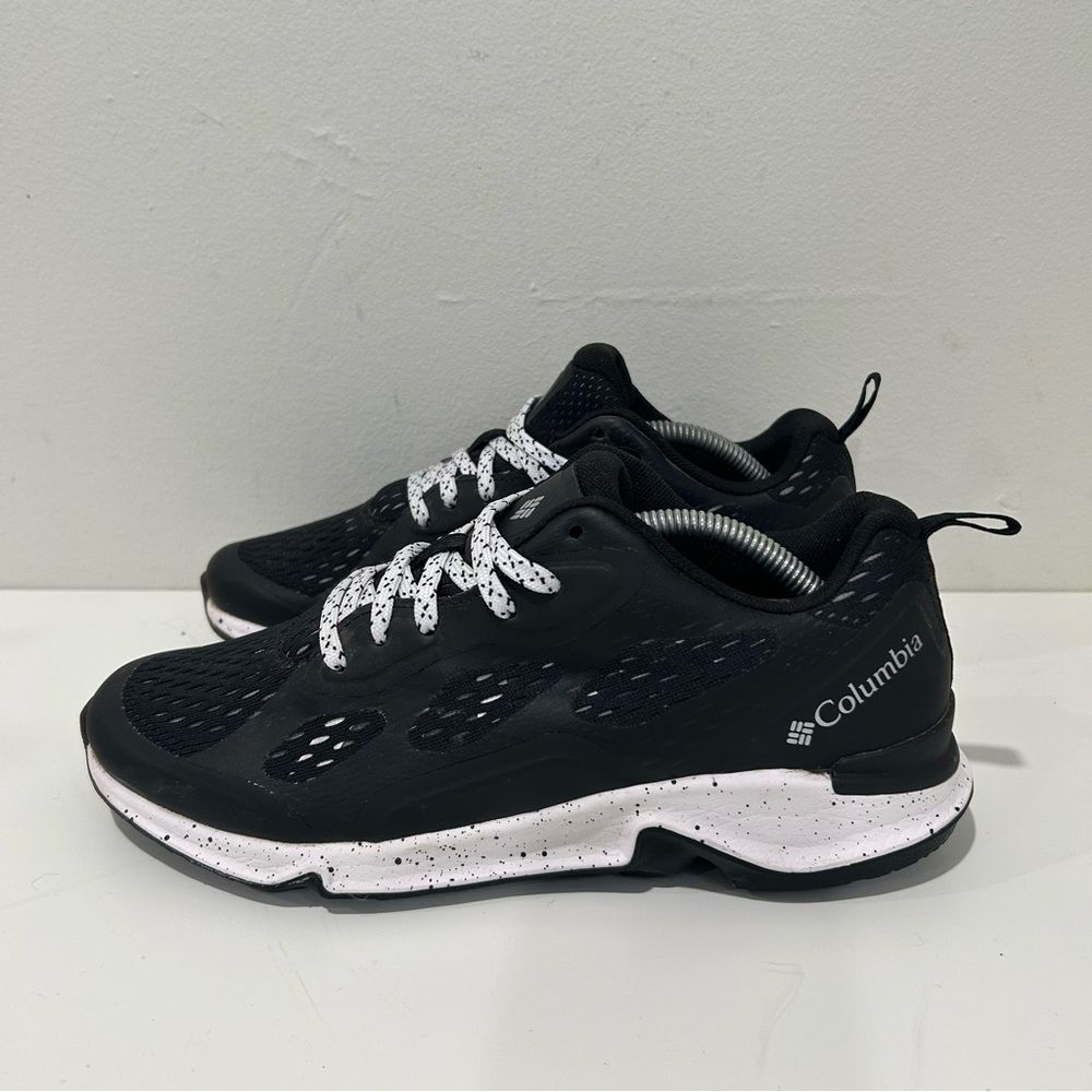 Columbia Women's Vitesse Black & White Lace Up Hiking Shoe Size 7